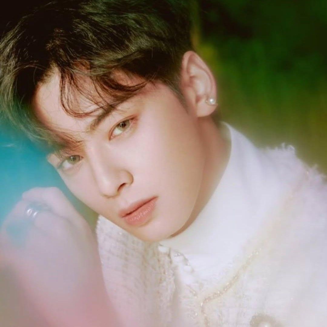 A moment captured by Eunwoo (ASTRO)'s fan