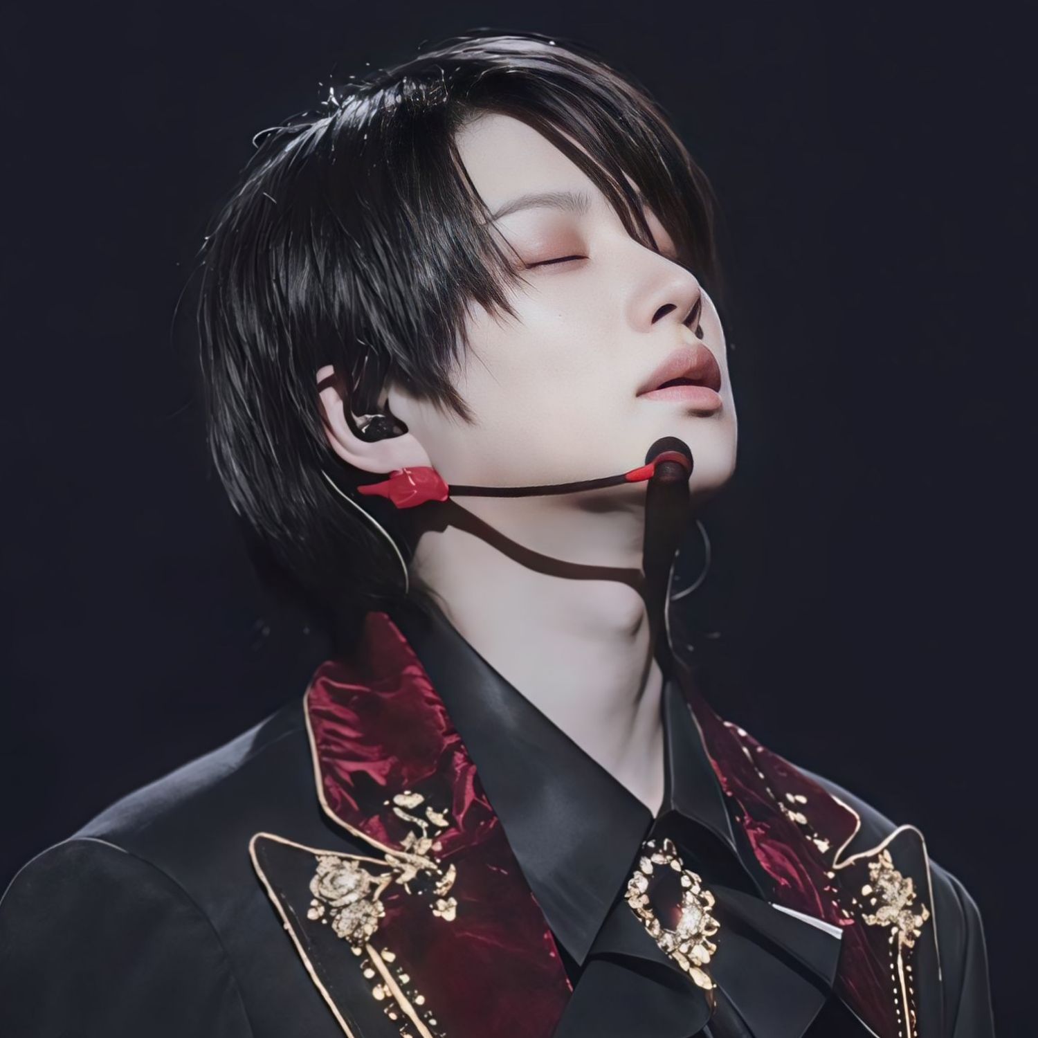 Behind-the-scenes cut of Heechul (Super Junior)