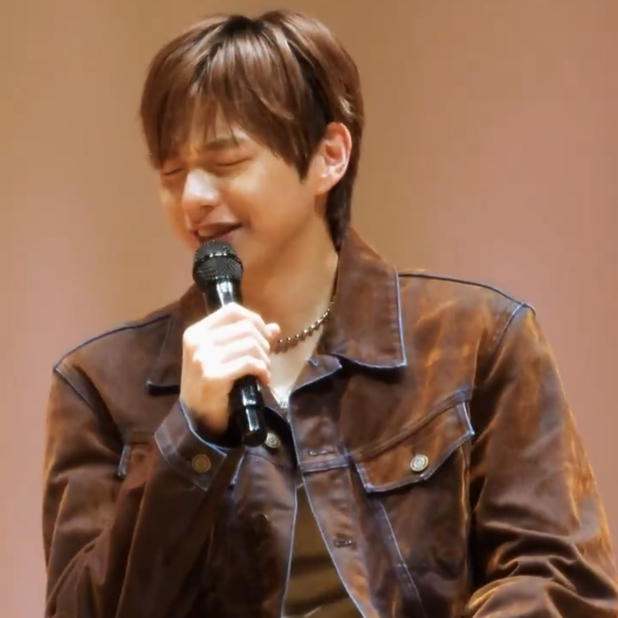 강다니엘 최근 활동샷