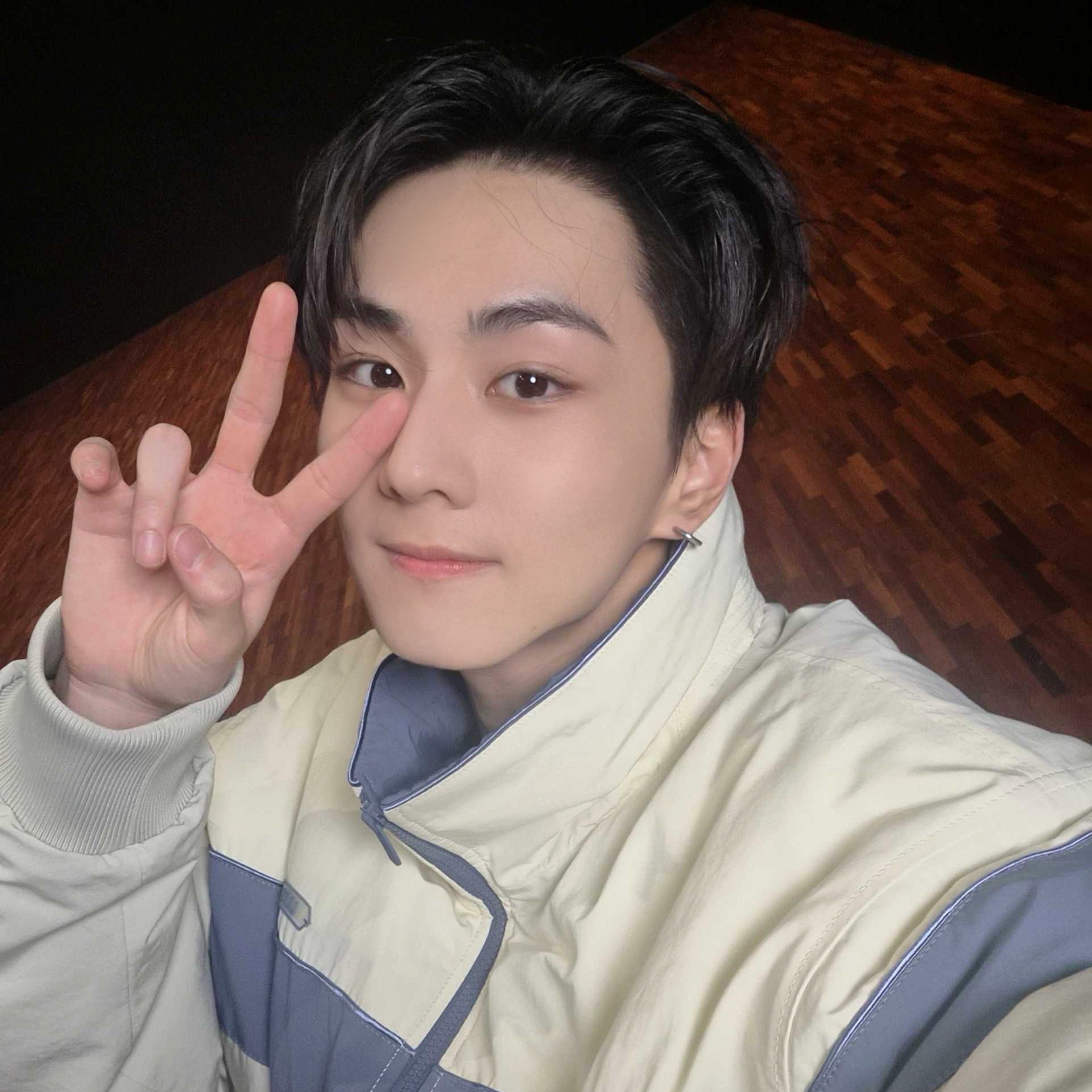 Behind-the-scenes cut of Jungwon (ENHYPEN)