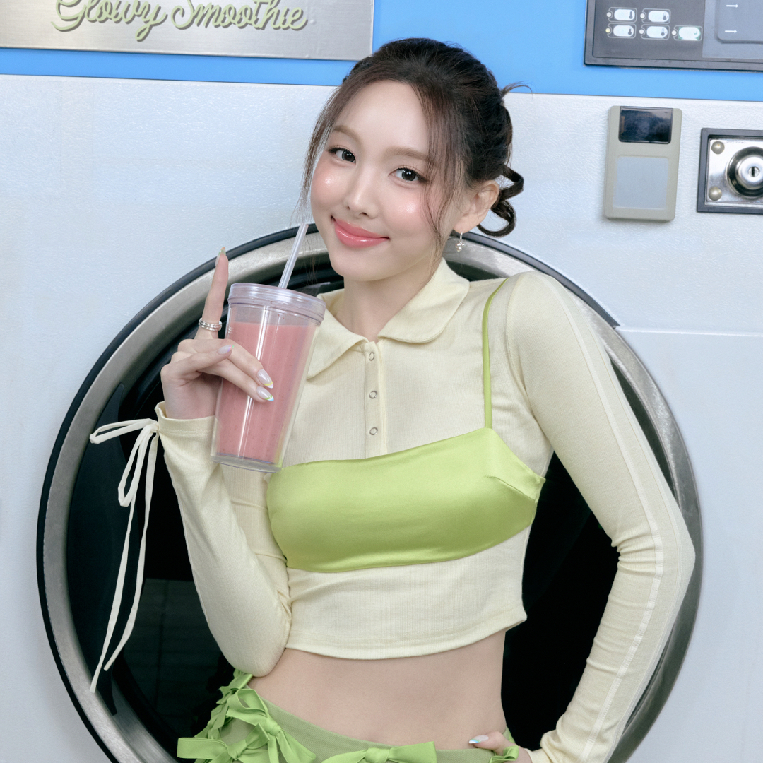 A moment captured by Nayeon (TWICE)'s fan