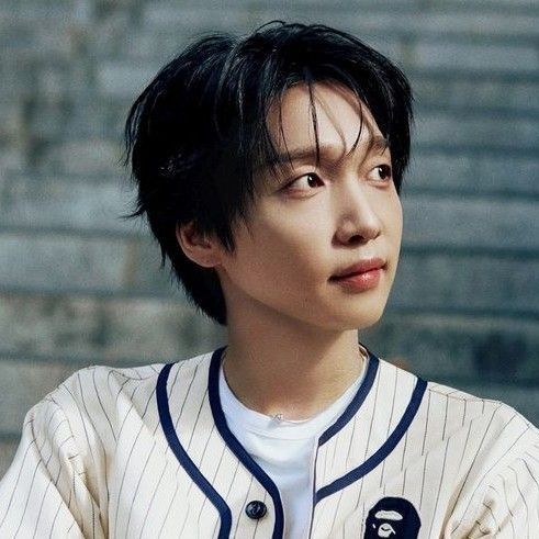 Recent activity shot of Jeong Sewoon