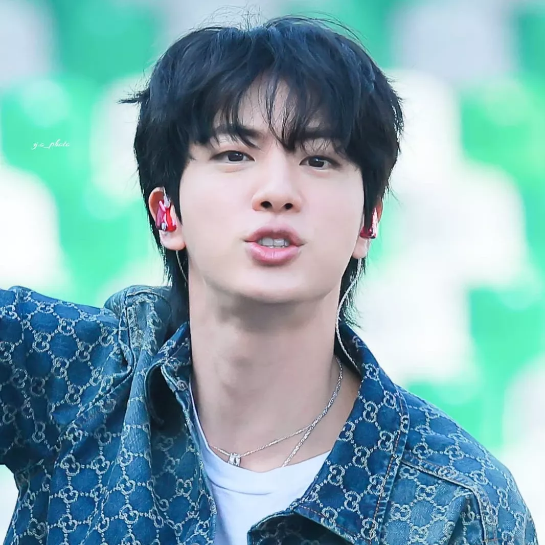 Foto terbaru Jin (BTS)