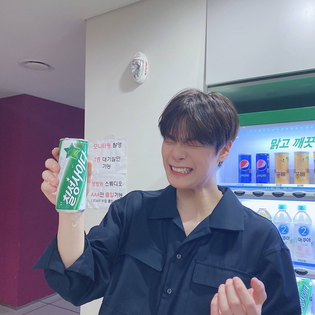 아스트로의 최신 사진
