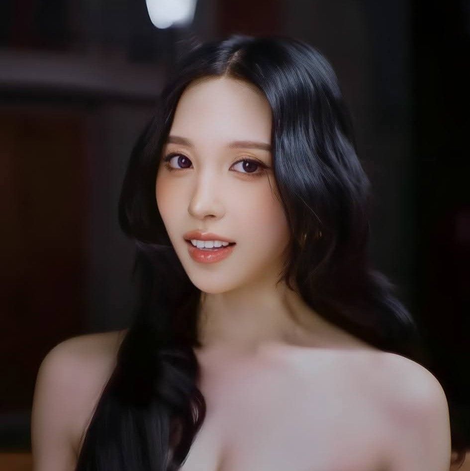 Foto terbaru Mina (TWICE)