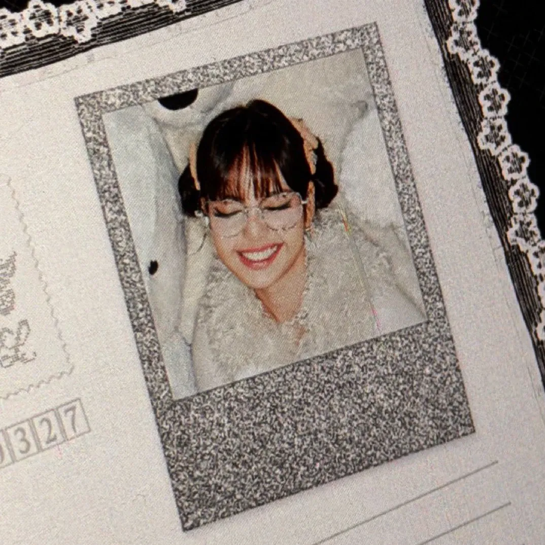 Foto aktivitas terbaru Lisa (BLACKPINK)