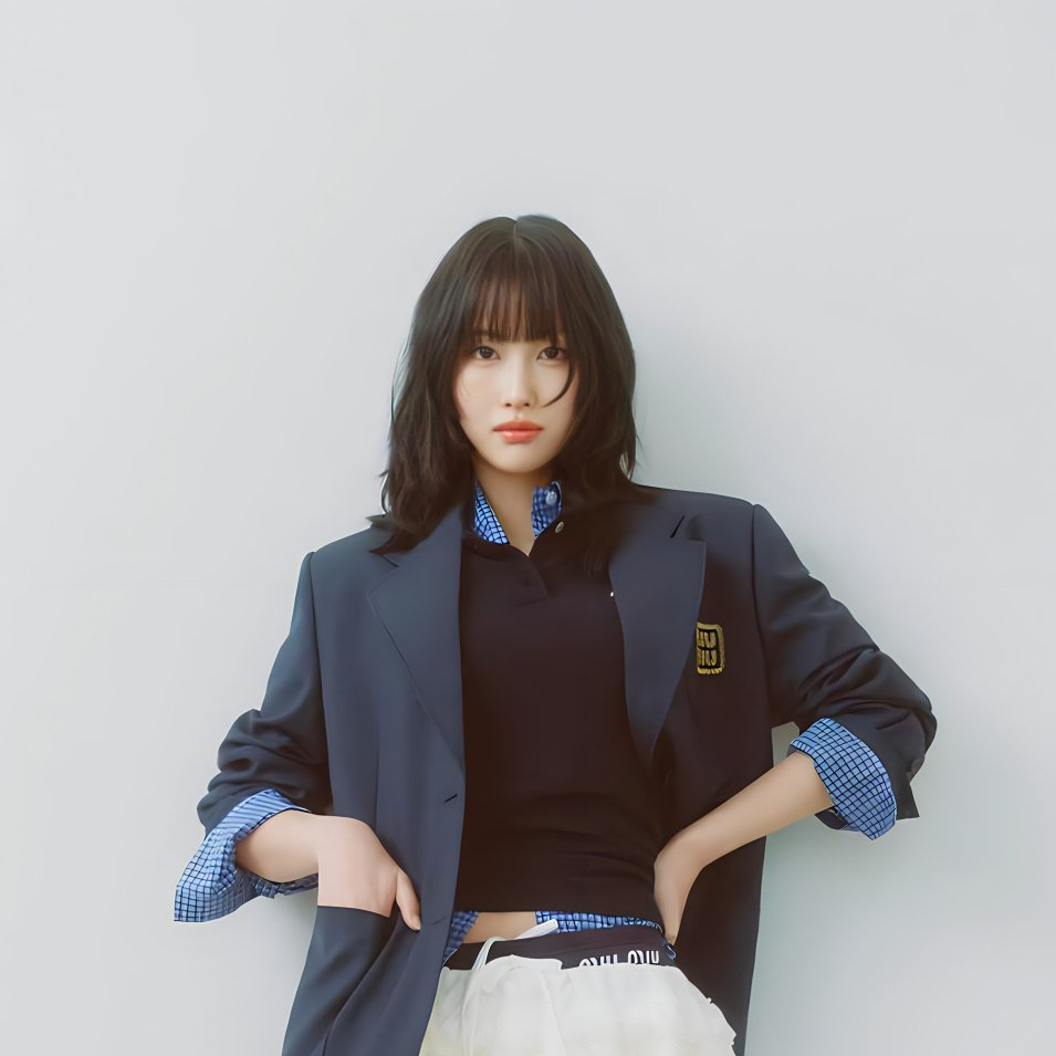 Foto terbaru Momo (TWICE)