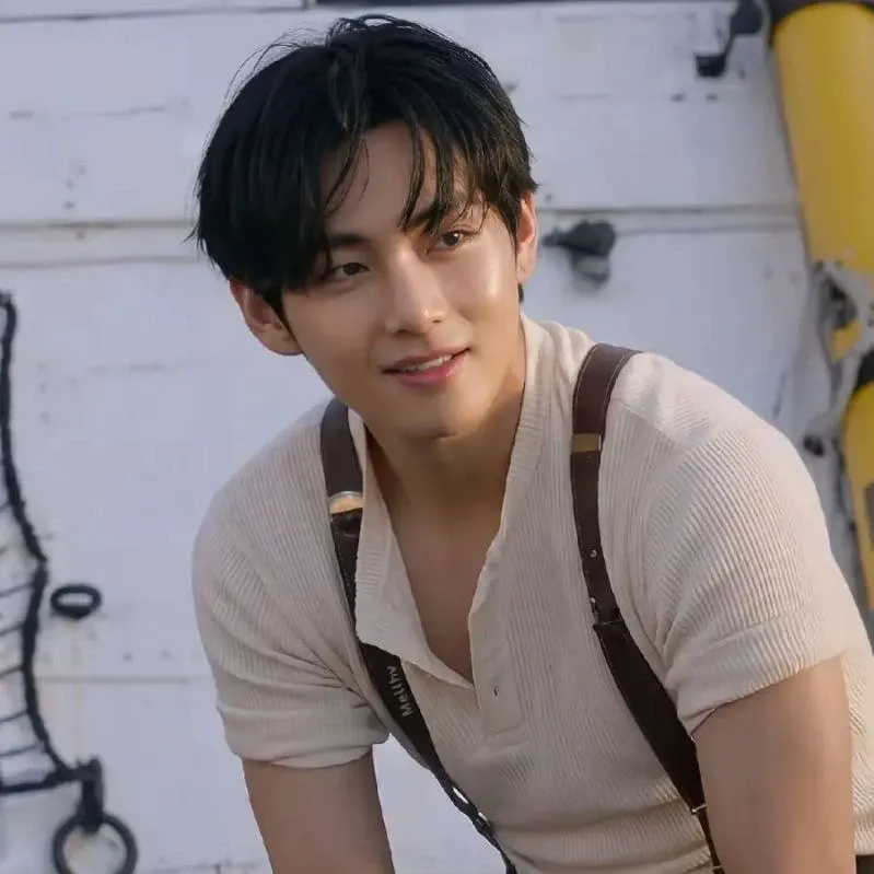 Recent activity shot of V (BTS)