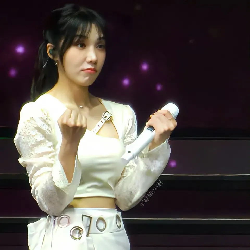 Behind-the-scenes cut of Jeong Eunji (Apink)