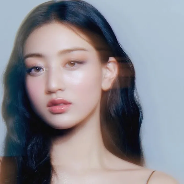 Latest photo of Jihyo (TWICE)