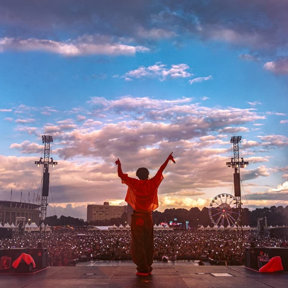 Foto terbaru j-hope (BTS)