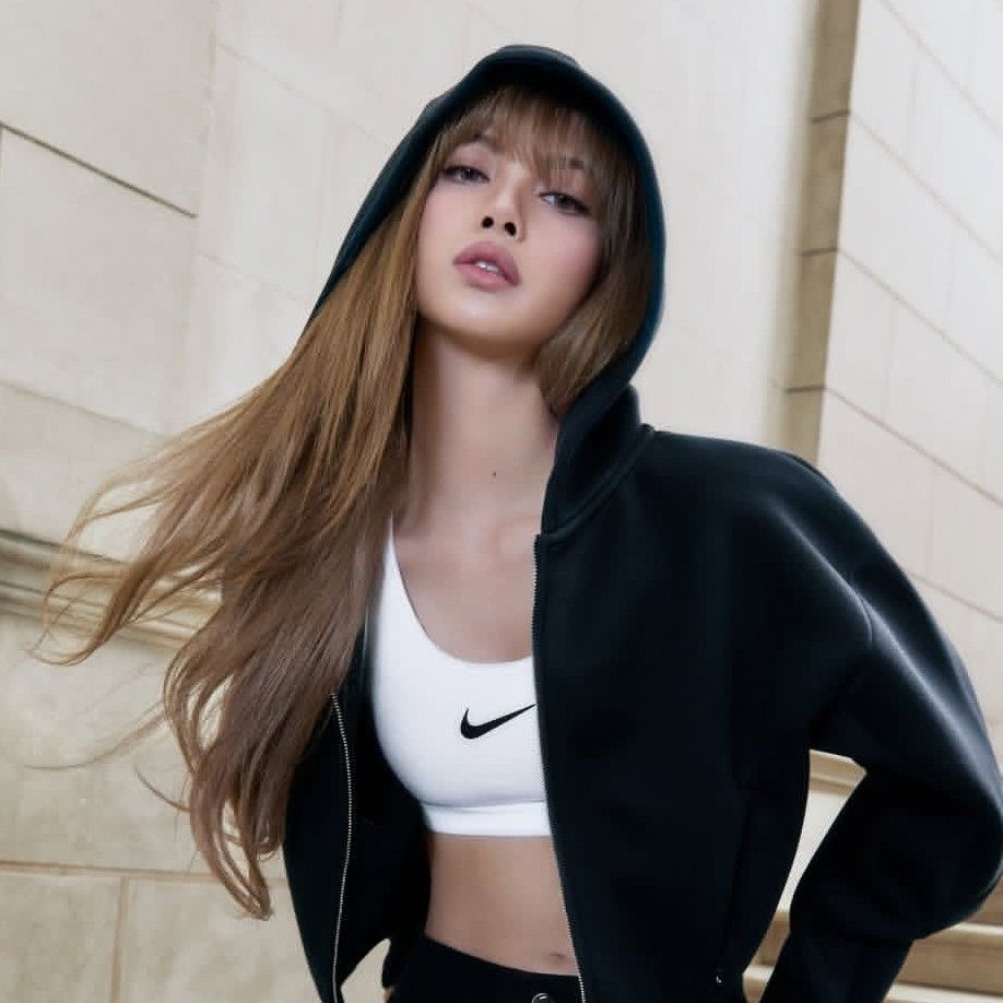 Lisa (BLACKPINK)的幕後花絮