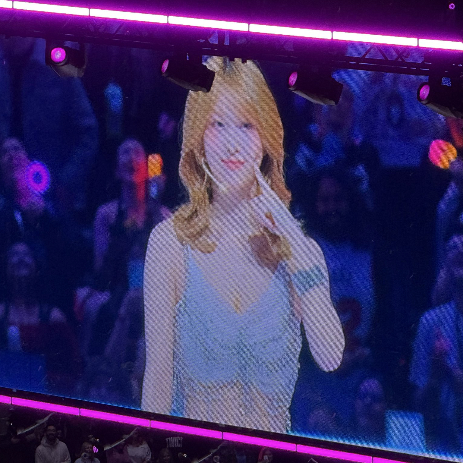 Momo (TWICE)的最新活動照片