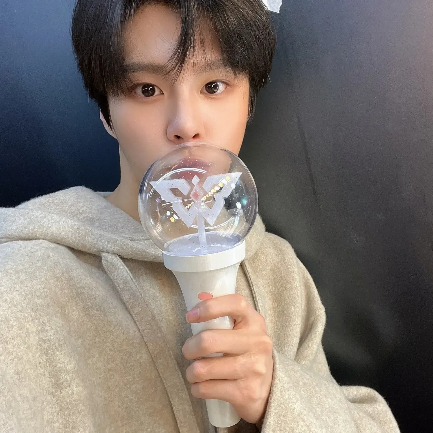 Momen yang diabadikan oleh penggemar Kim Wooseok