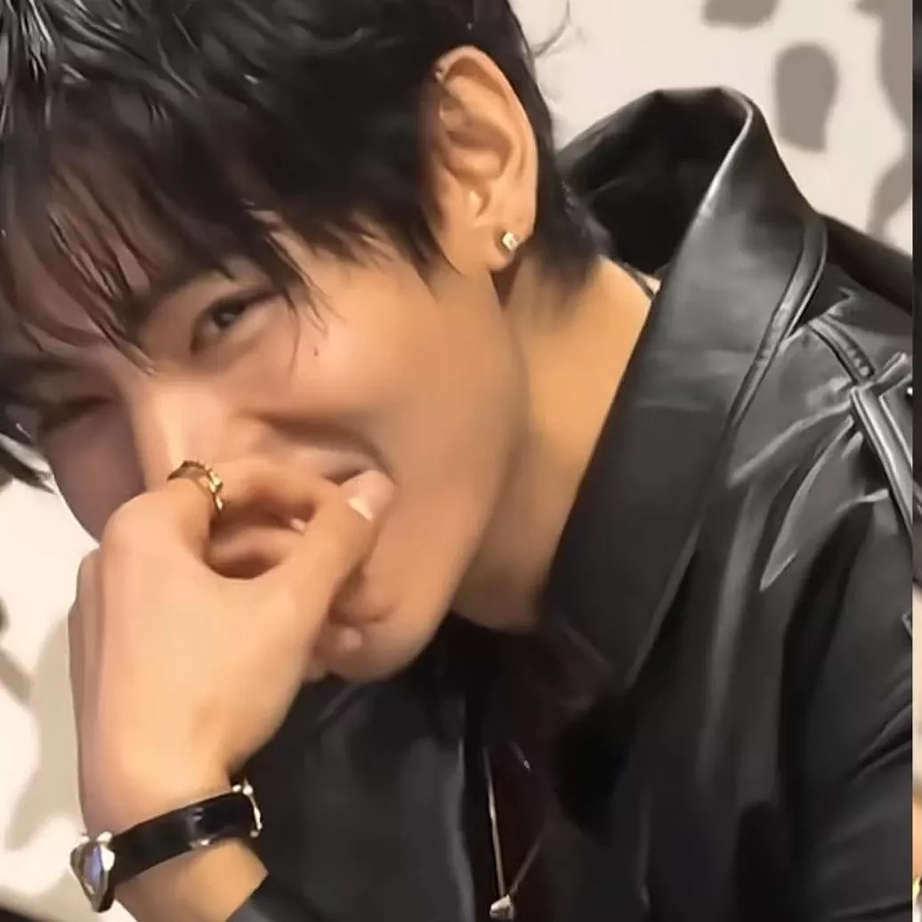 Momen yang diabadikan oleh penggemar V (BTS)