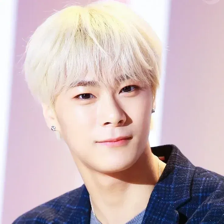 Latest photo of Moonbin (ASTRO)