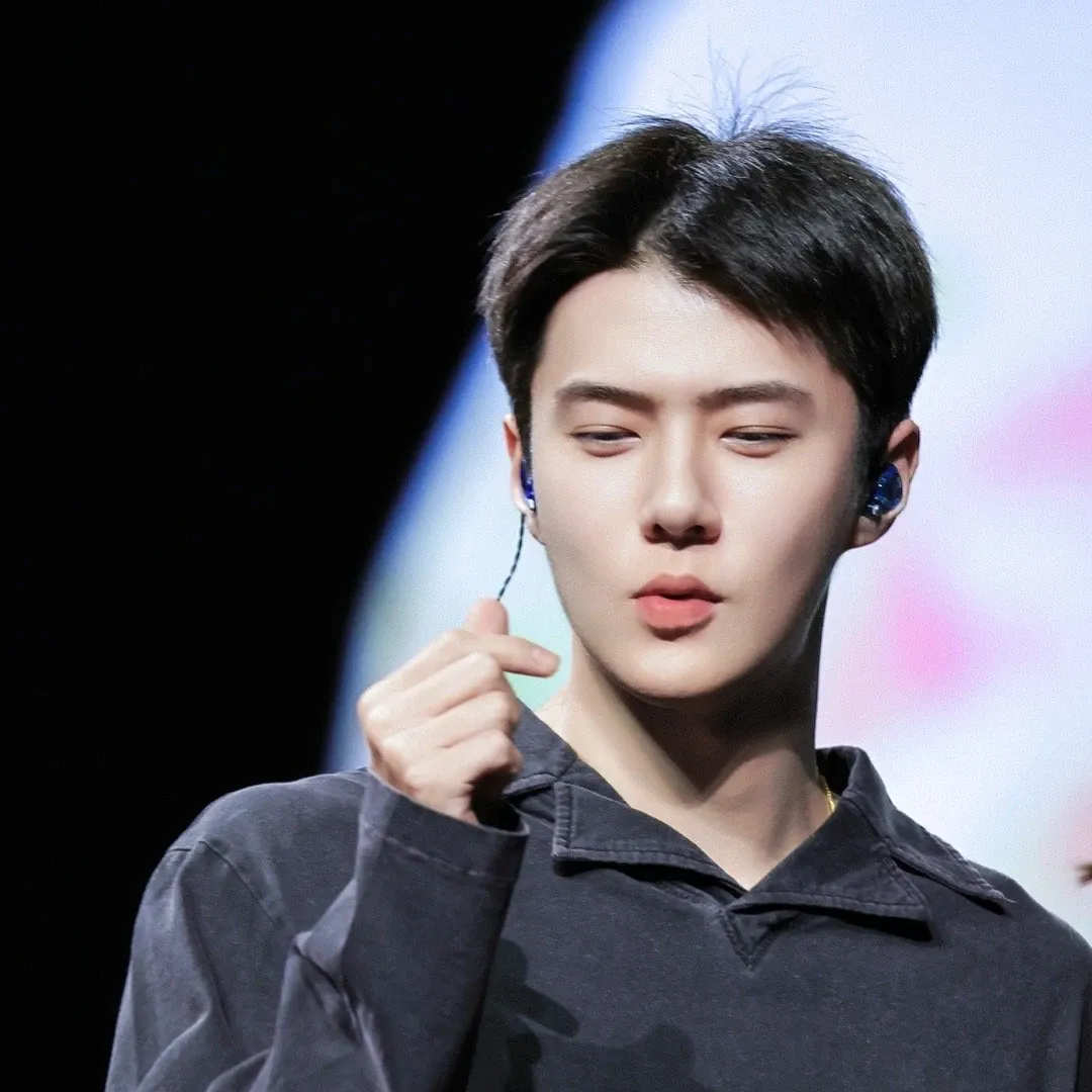 Recent activity shot of Sehun (EXO)