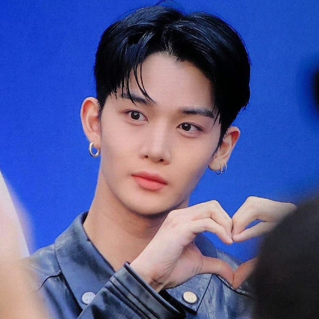 Latest photo of Bae Jinyoung