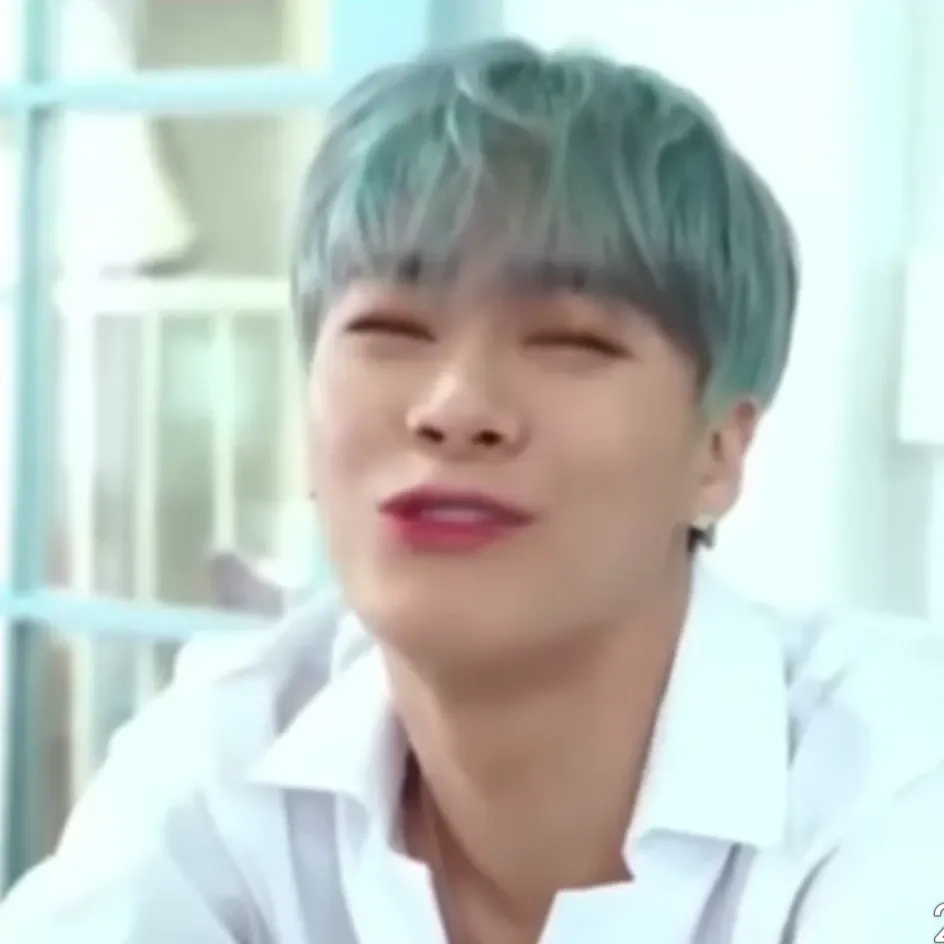 A moment captured by Moonbin (ASTRO)'s fan