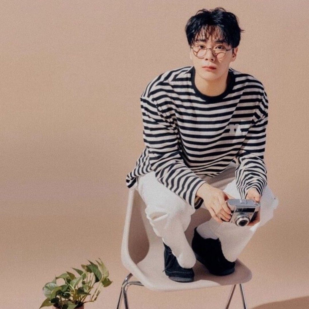 A moment captured by Moonbin (ASTRO)'s fan