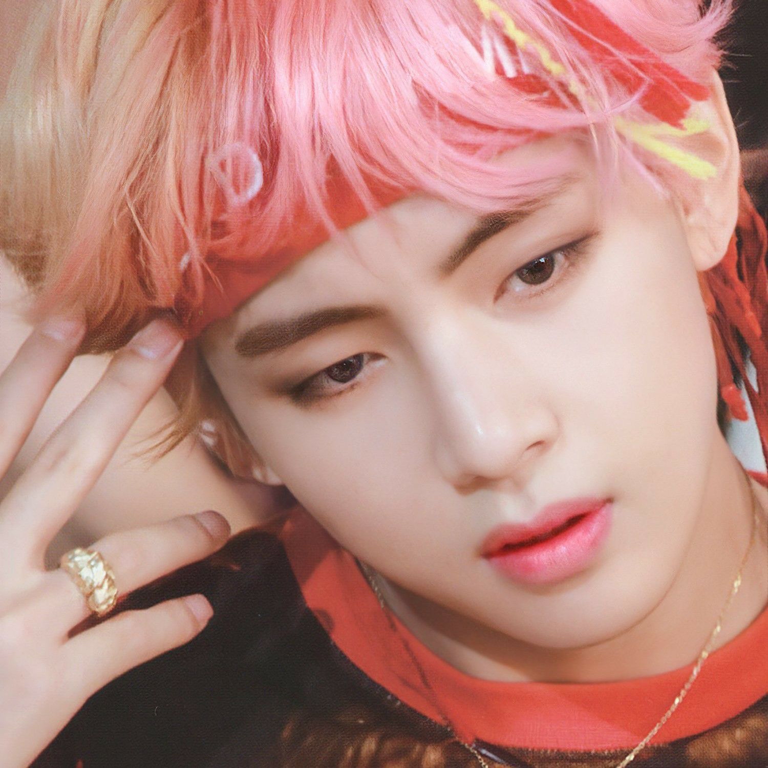 Latest photo of V (BTS)