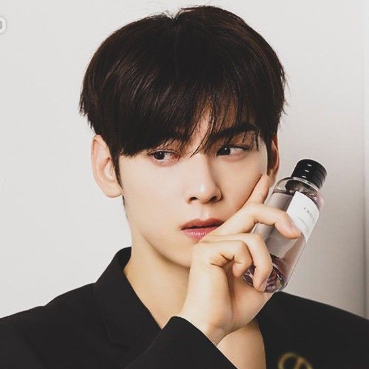 Recent activity shot of Eunwoo (ASTRO)