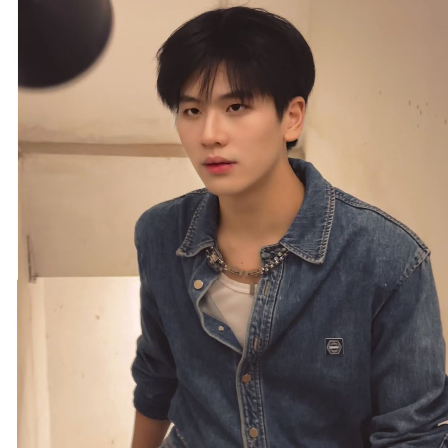 A moment captured by Shen (NexT1DE)'s fan