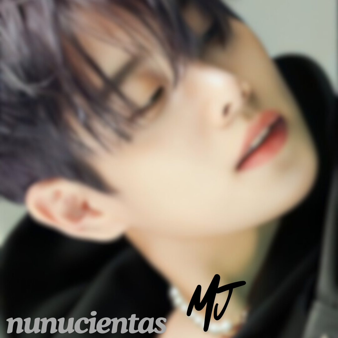 A moment captured by MJ (ASTRO)'s fan