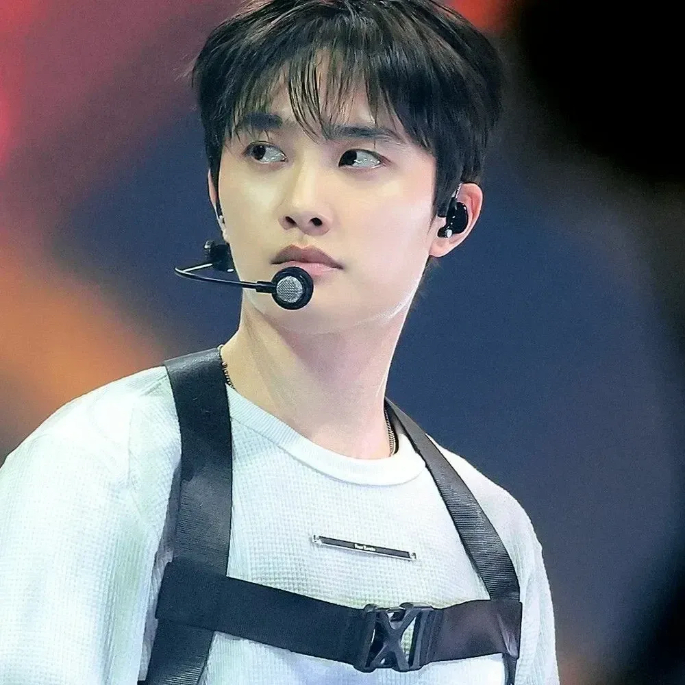 Momen yang diabadikan oleh penggemar D.O. (EXO)