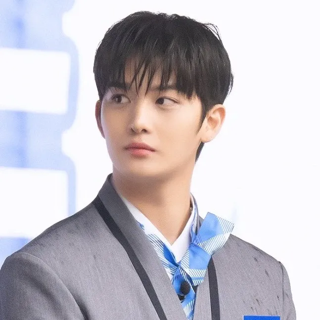 A moment captured by Bae Jinyoung's fan