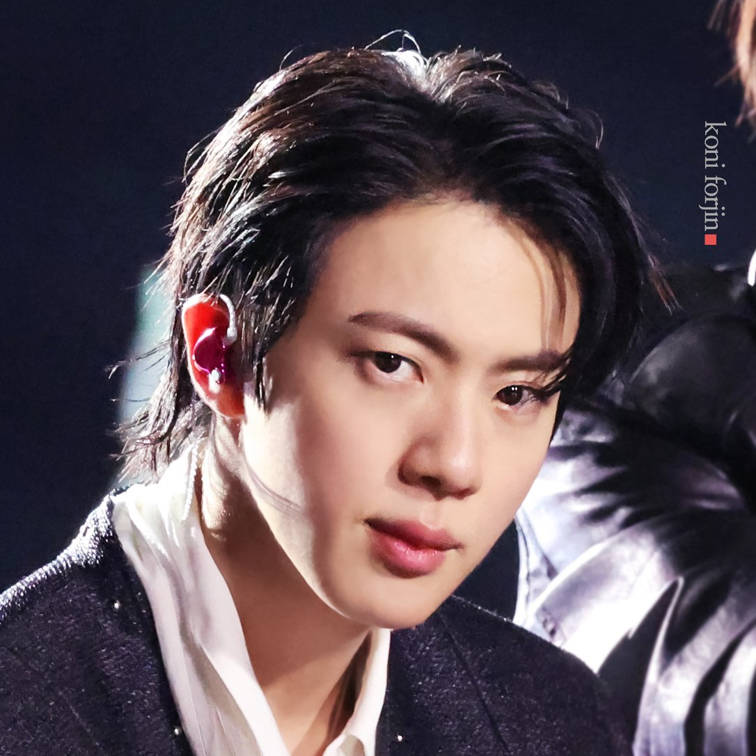 Momen yang diabadikan oleh penggemar Jin (BTS)