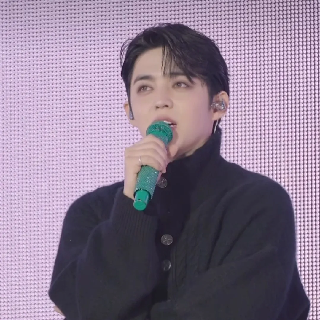 Recent activity shot of S.Coups (SEVENTEEN)