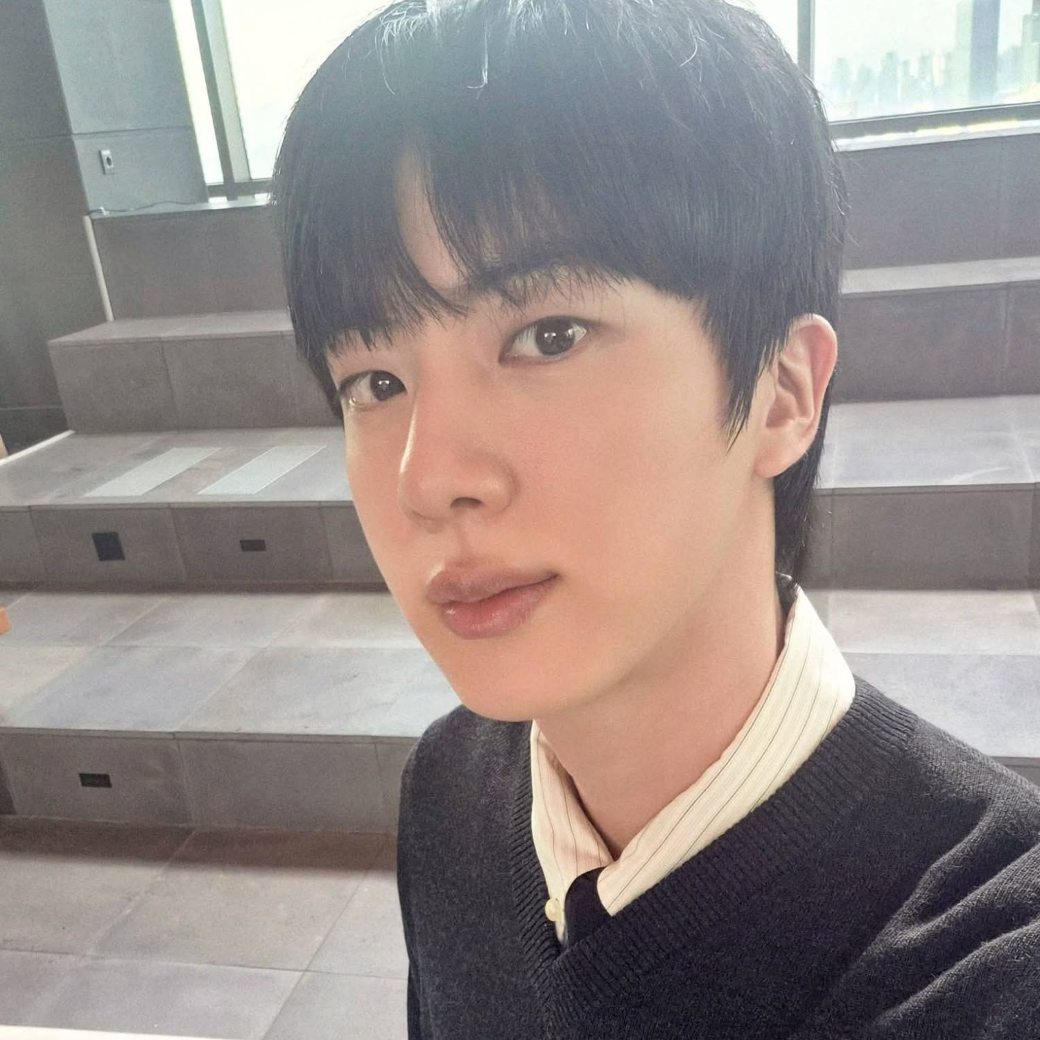 Momen yang diabadikan oleh penggemar Jin (BTS)