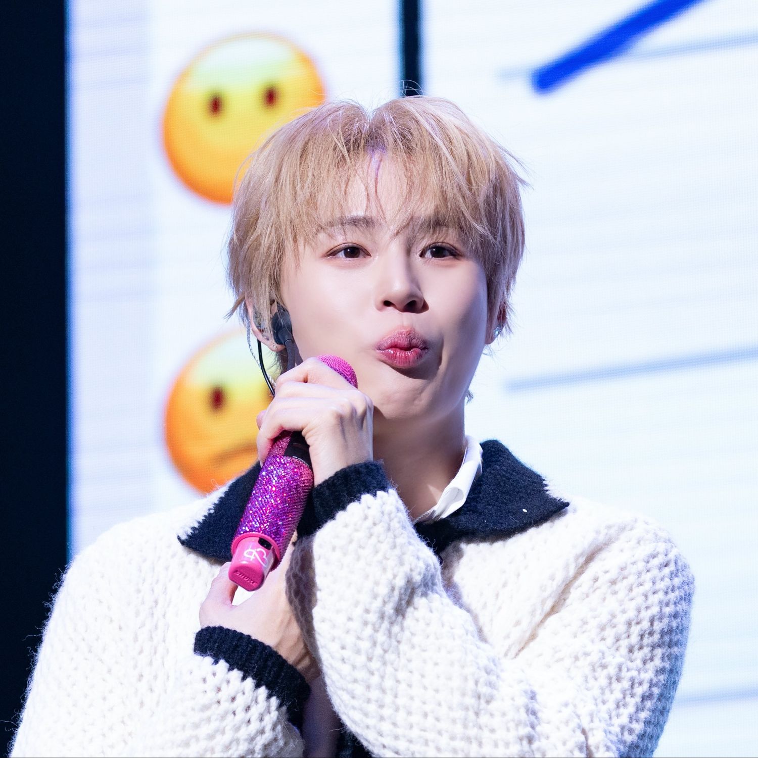 Behind-the-scenes cut of Ha Sungwoon