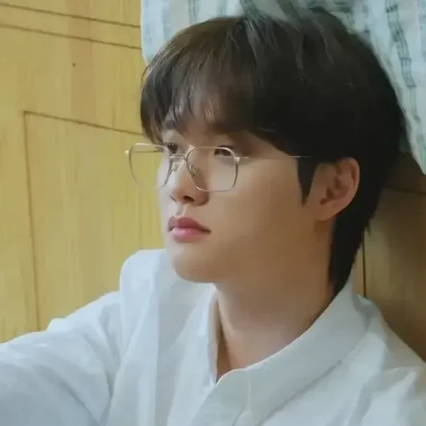 Momen yang diabadikan oleh penggemar D.O. (EXO)