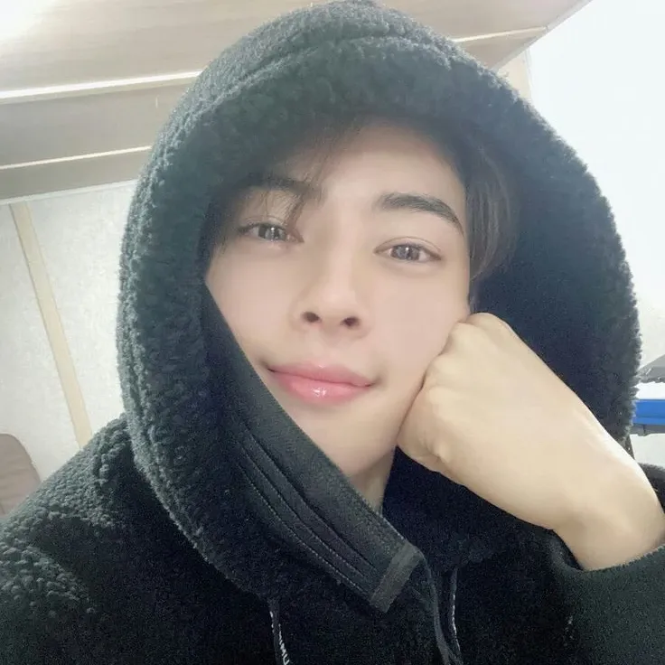 Latest photo of Eunwoo (ASTRO)