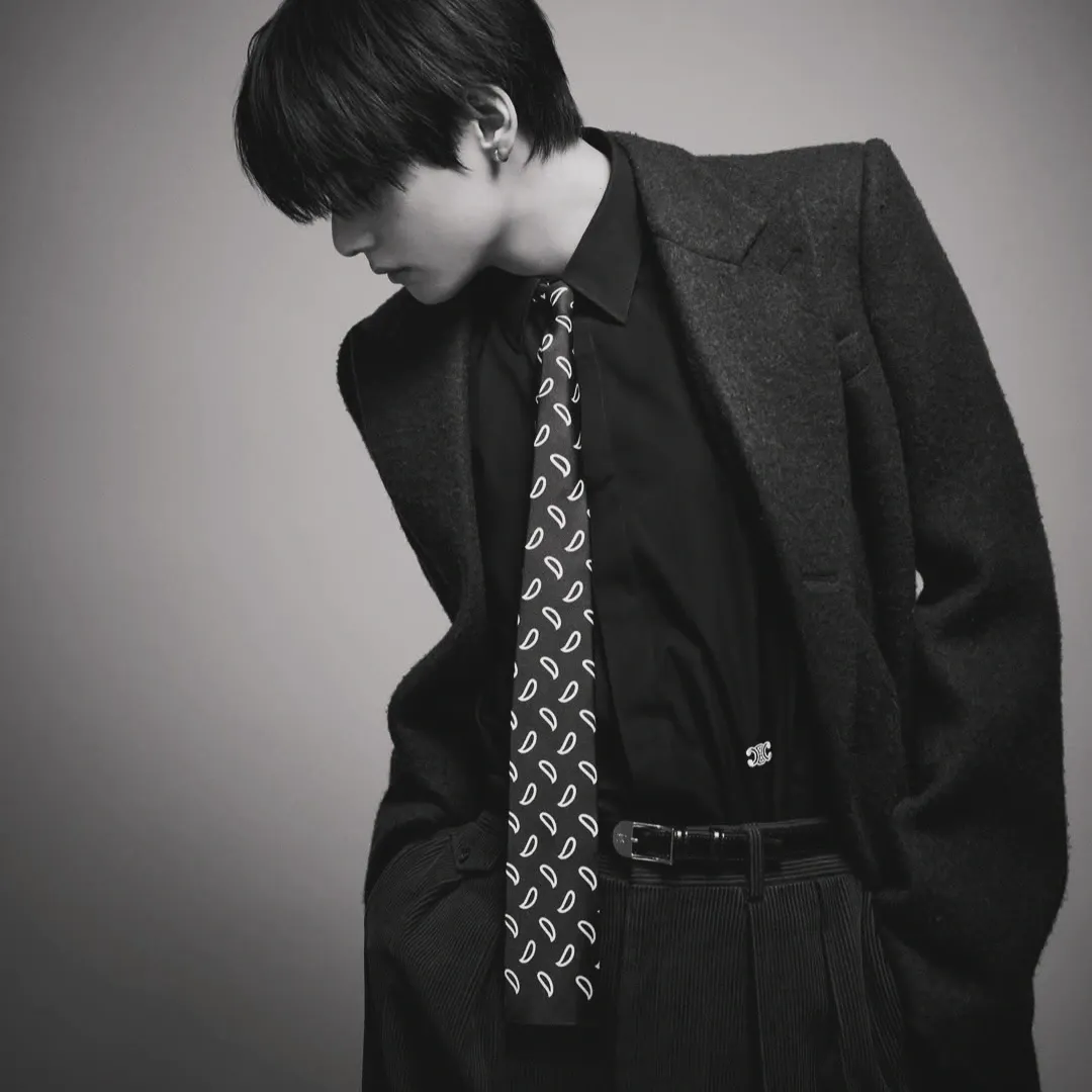 Behind-the-scenes cut of V (BTS)