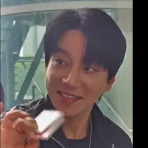Recent activity shot of Hwang Chiyeol