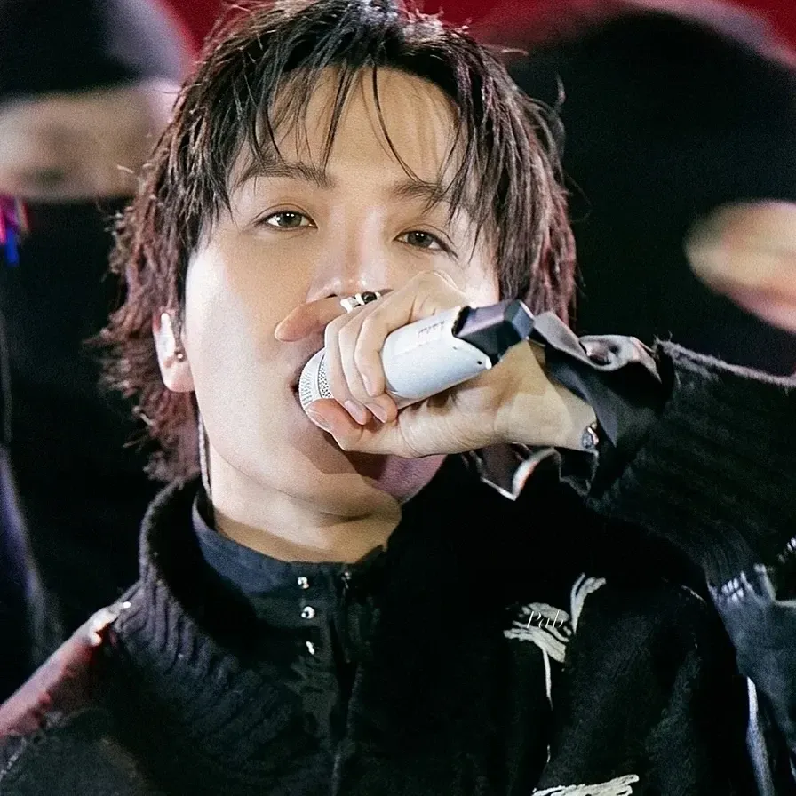 J-hope (防彈少年團)的幕後花絮