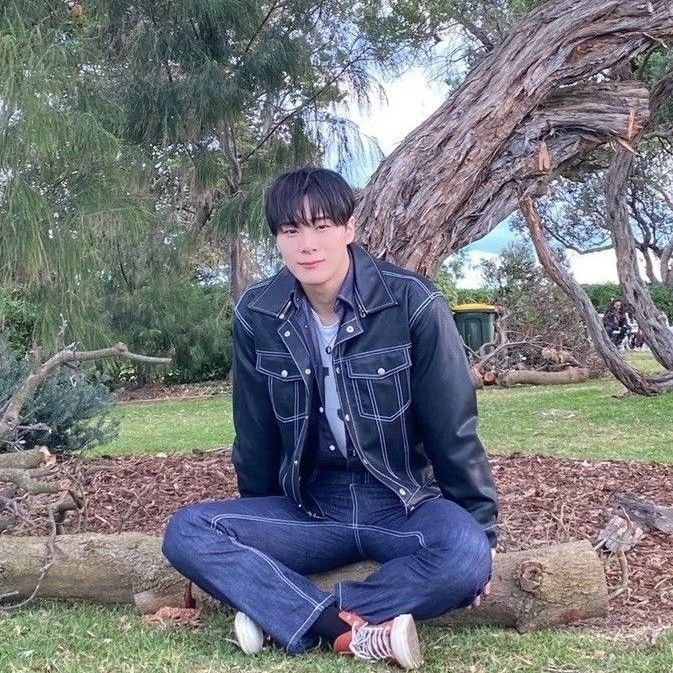 A moment captured by Moonbin (ASTRO)'s fan