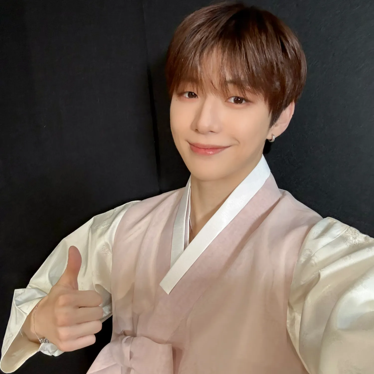 A moment captured by Kang Daniel's fan