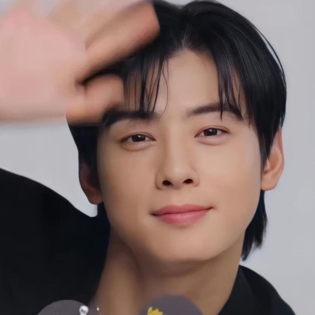 Latest photo of Eunwoo (ASTRO)