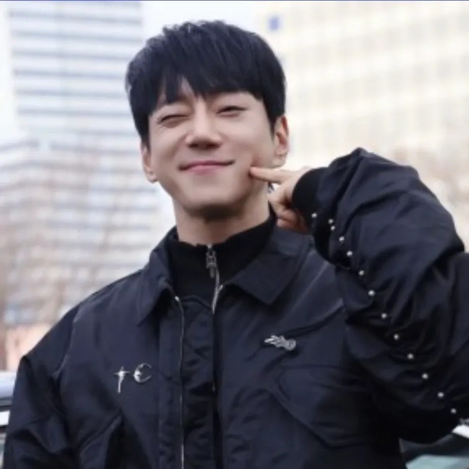 ファン・チヨルの舞台裏ショット