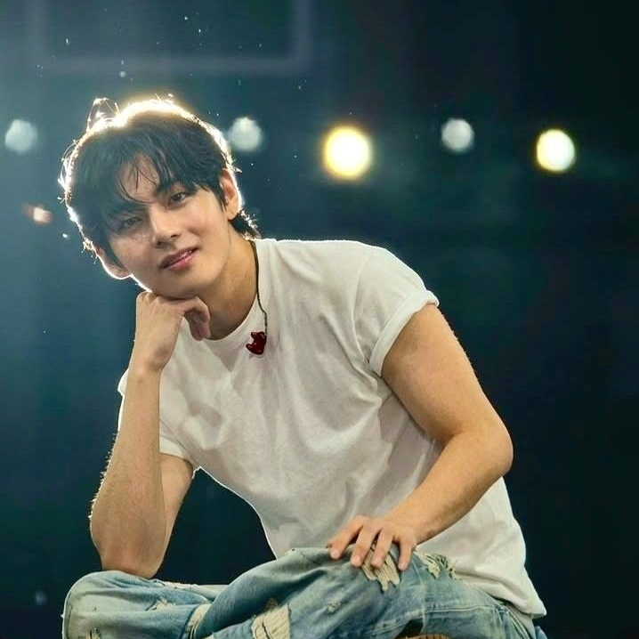 Recent activity shot of V (BTS)