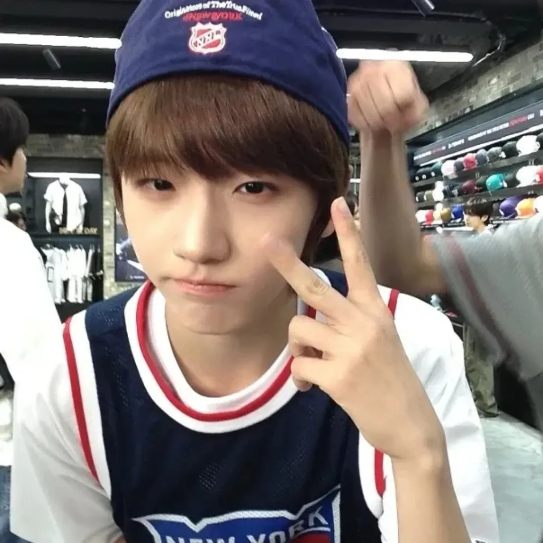 Behind-the-scenes cut of Jeong semin (IDID)