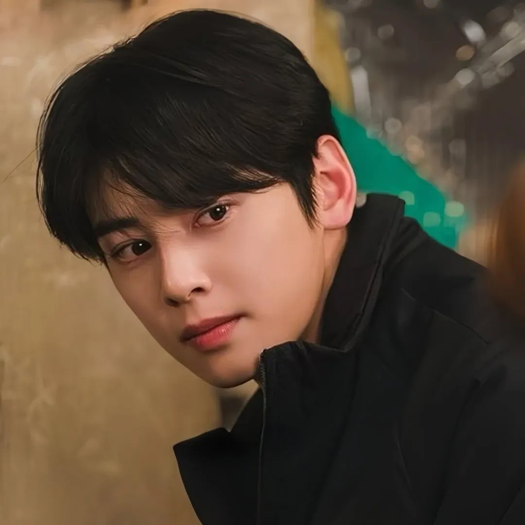 Latest photo of Eunwoo (ASTRO)
