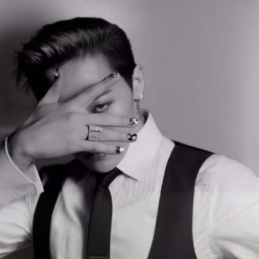 Latest photo of G-DRAGON (BIGBANG)