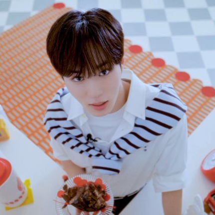 Behind-the-scenes cut of Kim Junseo (ALPHA DRIVE ONE)