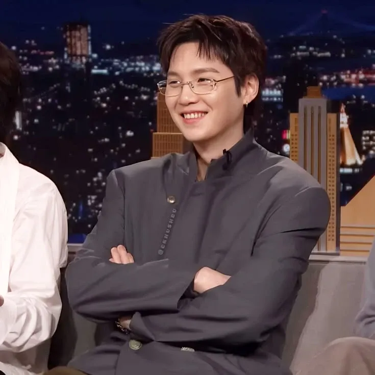 Behind-the-scenes cut of SUGA (BTS)