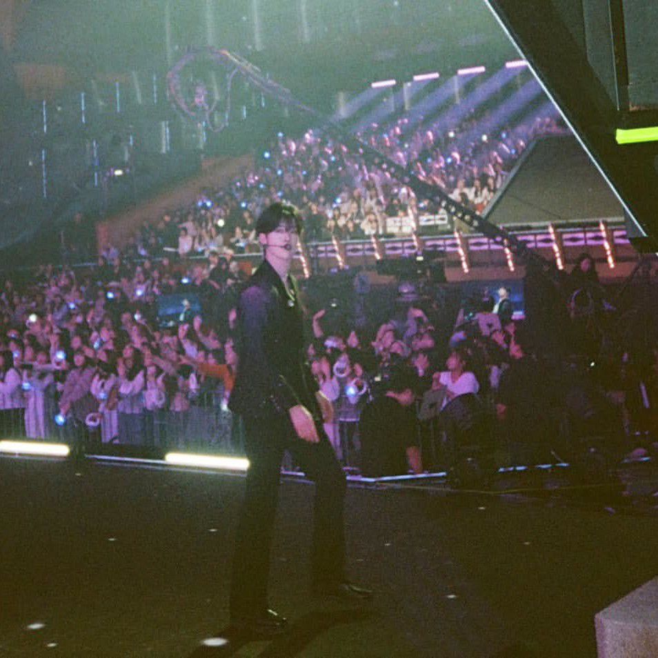 A moment captured by Ricky (ZEROBASEONE)'s fan